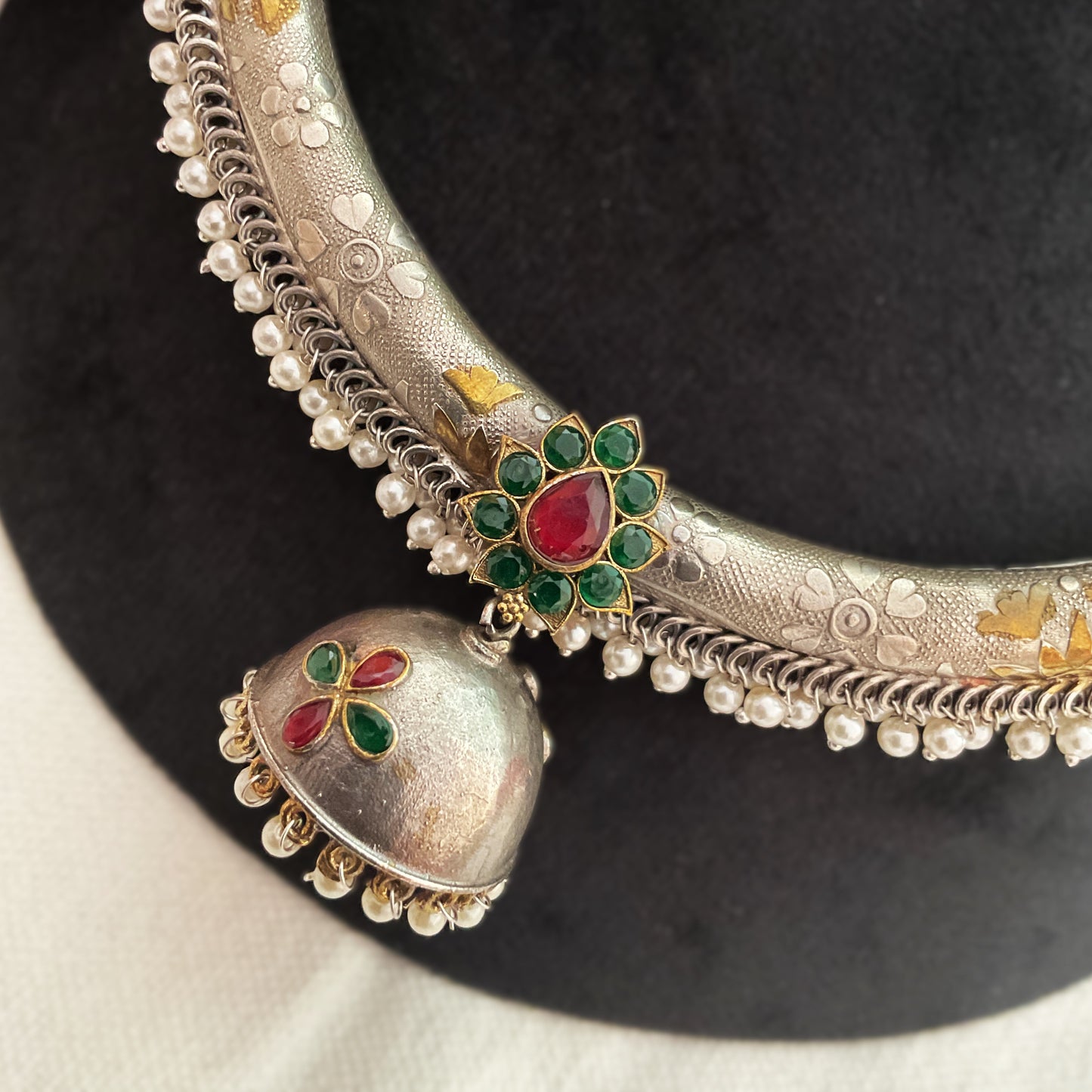 Wamiqa jhumki dual tone handcarved hasuli necklace