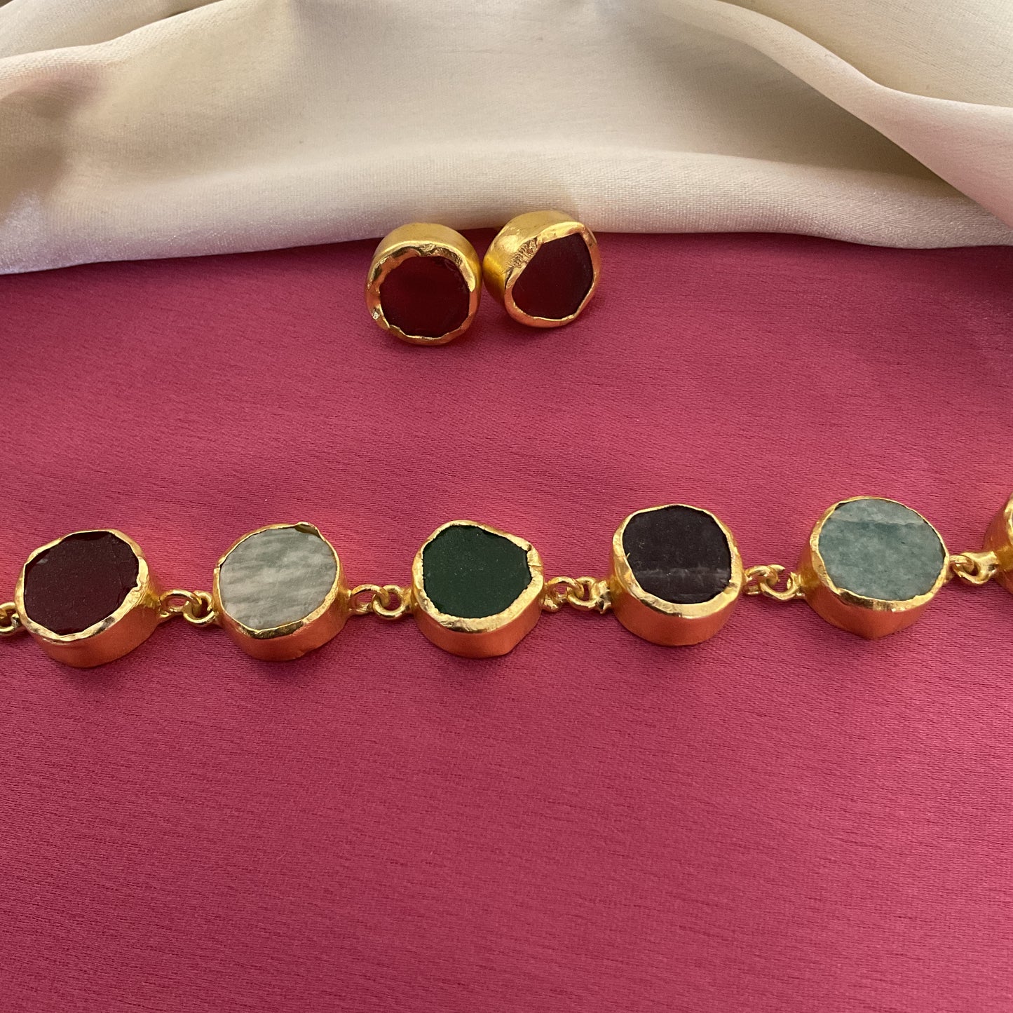 Seirra gold plated multicolored semiprecious stone choker cum necklace set with studs