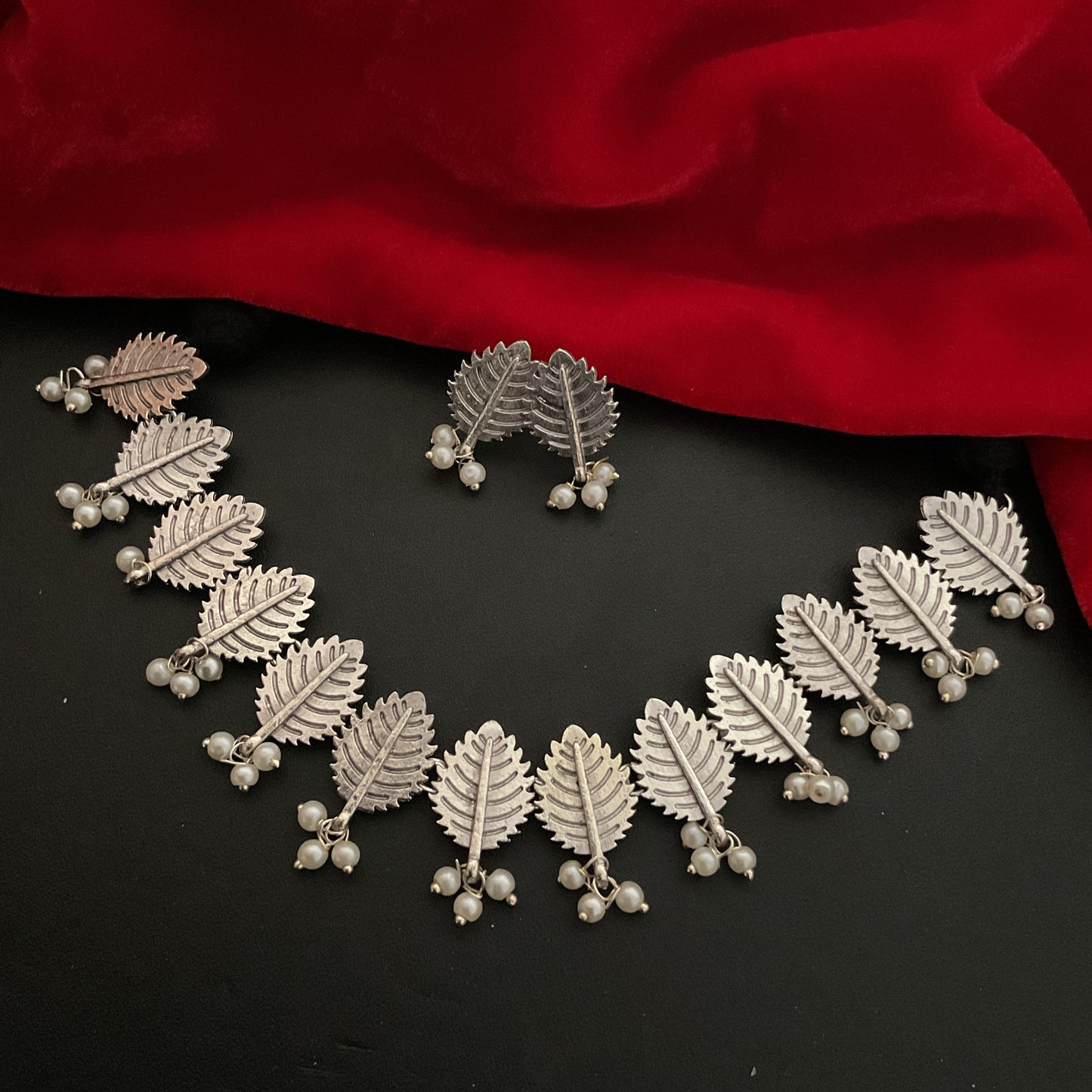 Farah oxidized leaves pearl necklace set
