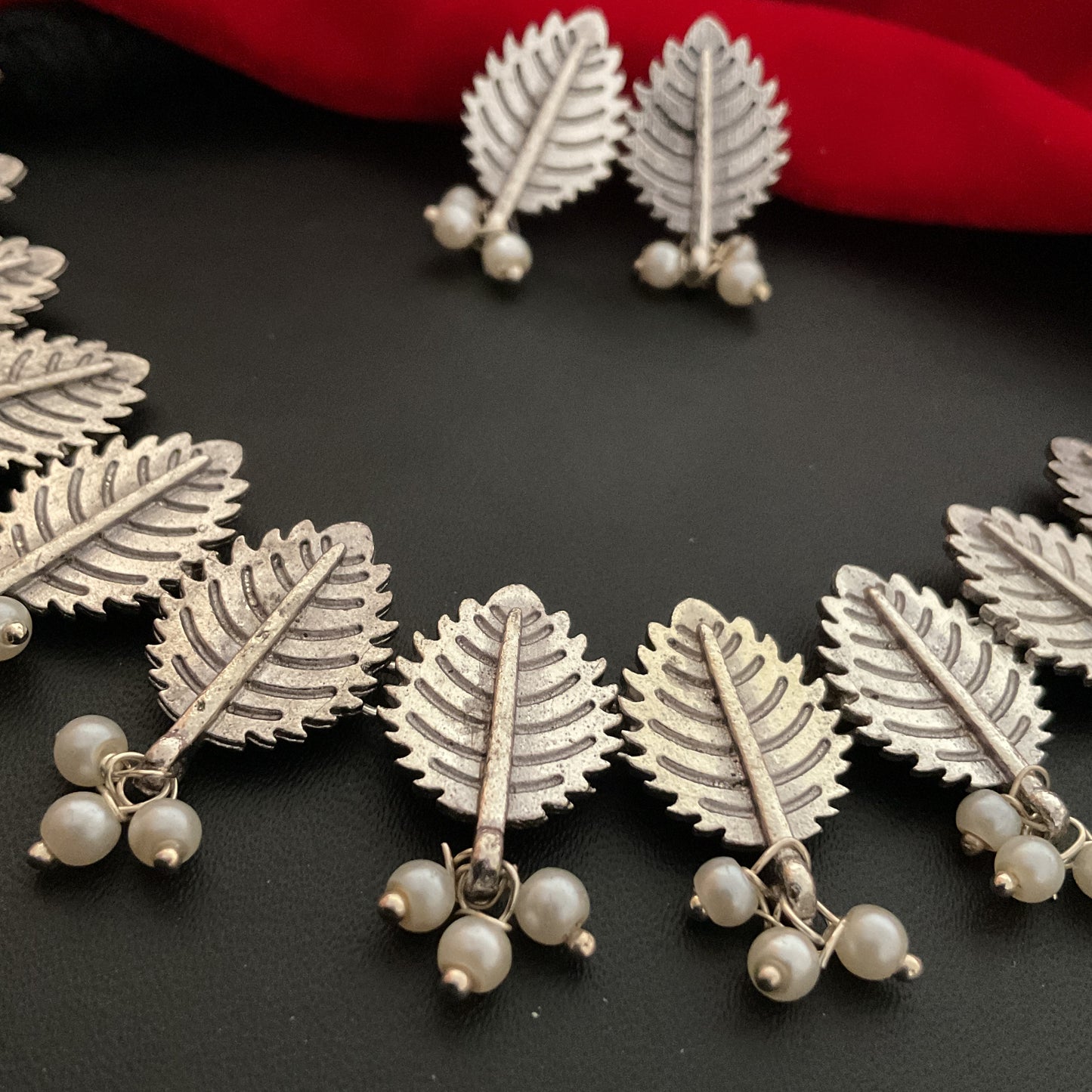 Farah oxidized leaves pearl necklace set