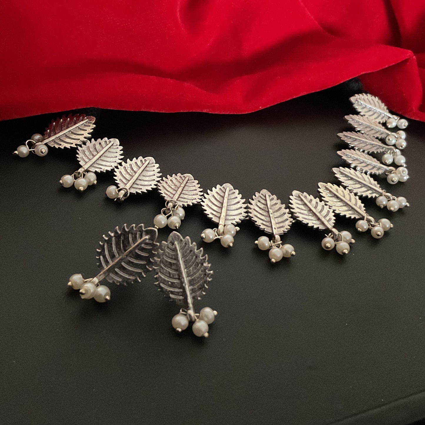 Farah oxidized leaves pearl necklace set