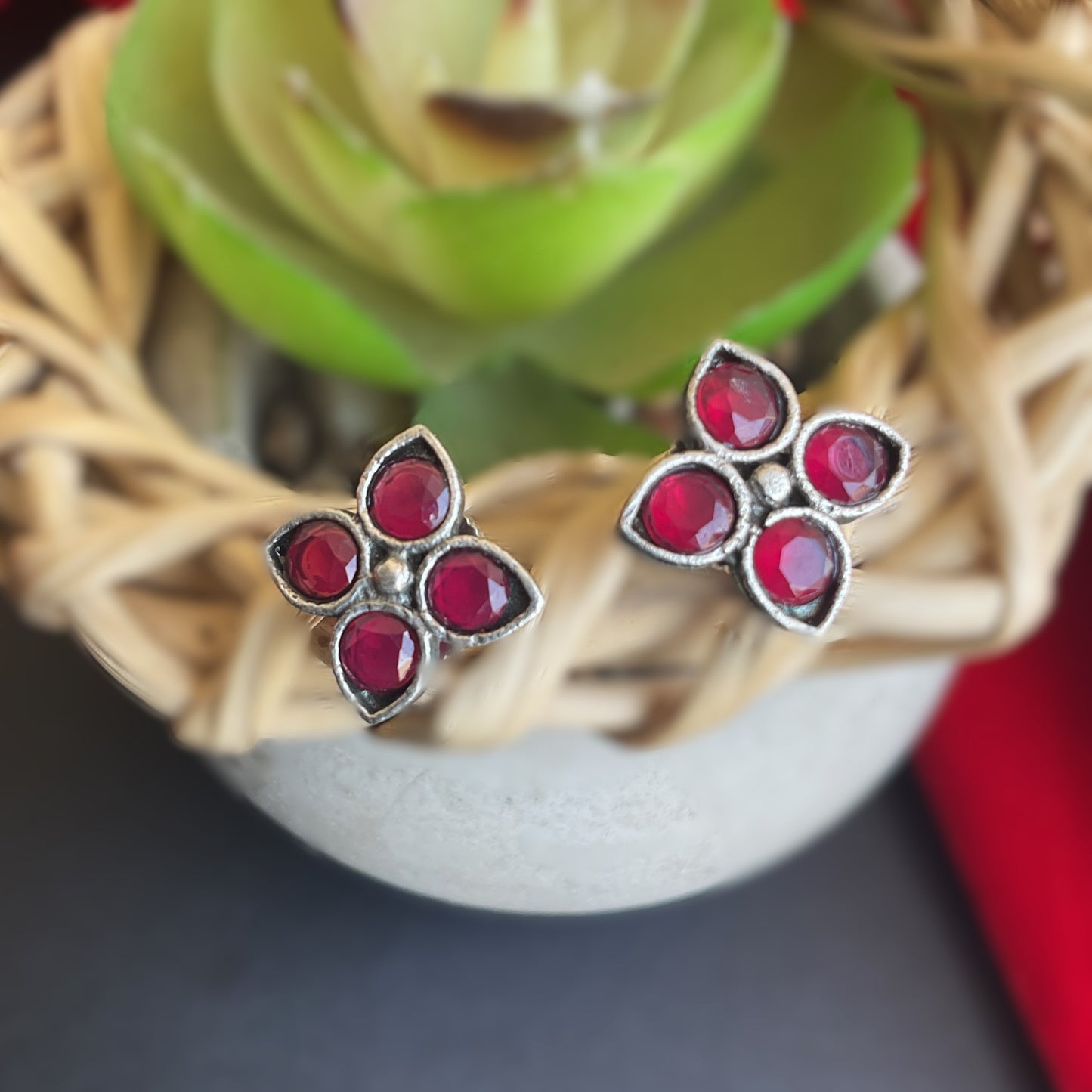 Kripika red and green flower motifs handcarved silver plated hasuli necklace