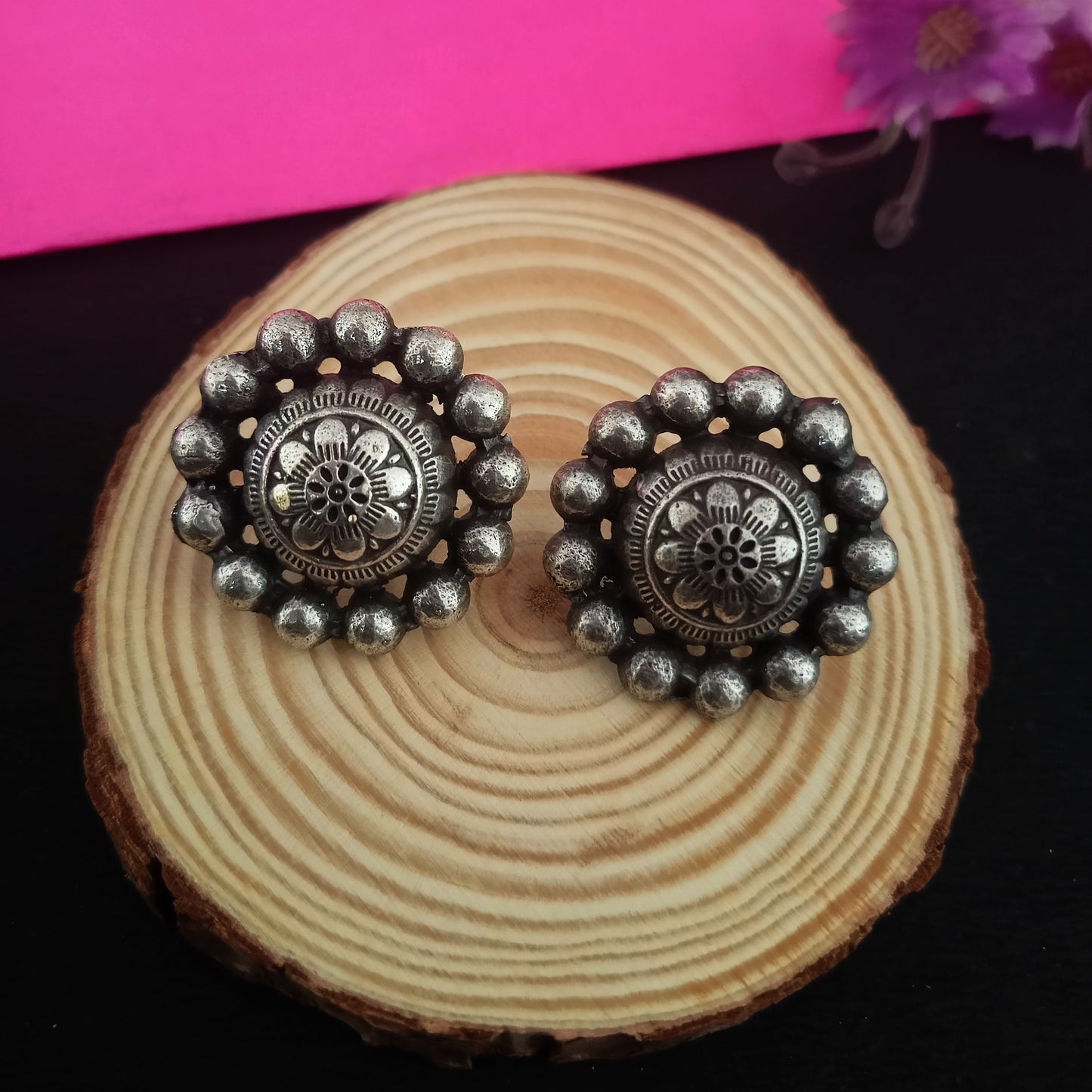 Kailaashi circular silver look studs