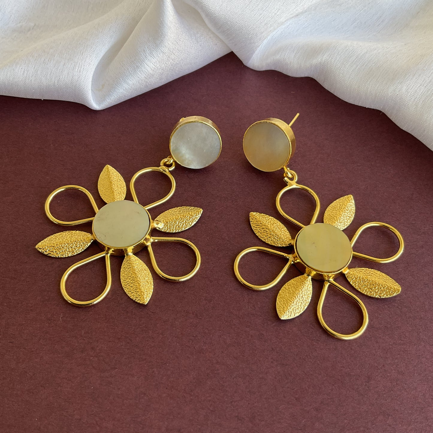 Ahaava pearl 18kt gold plated danglers