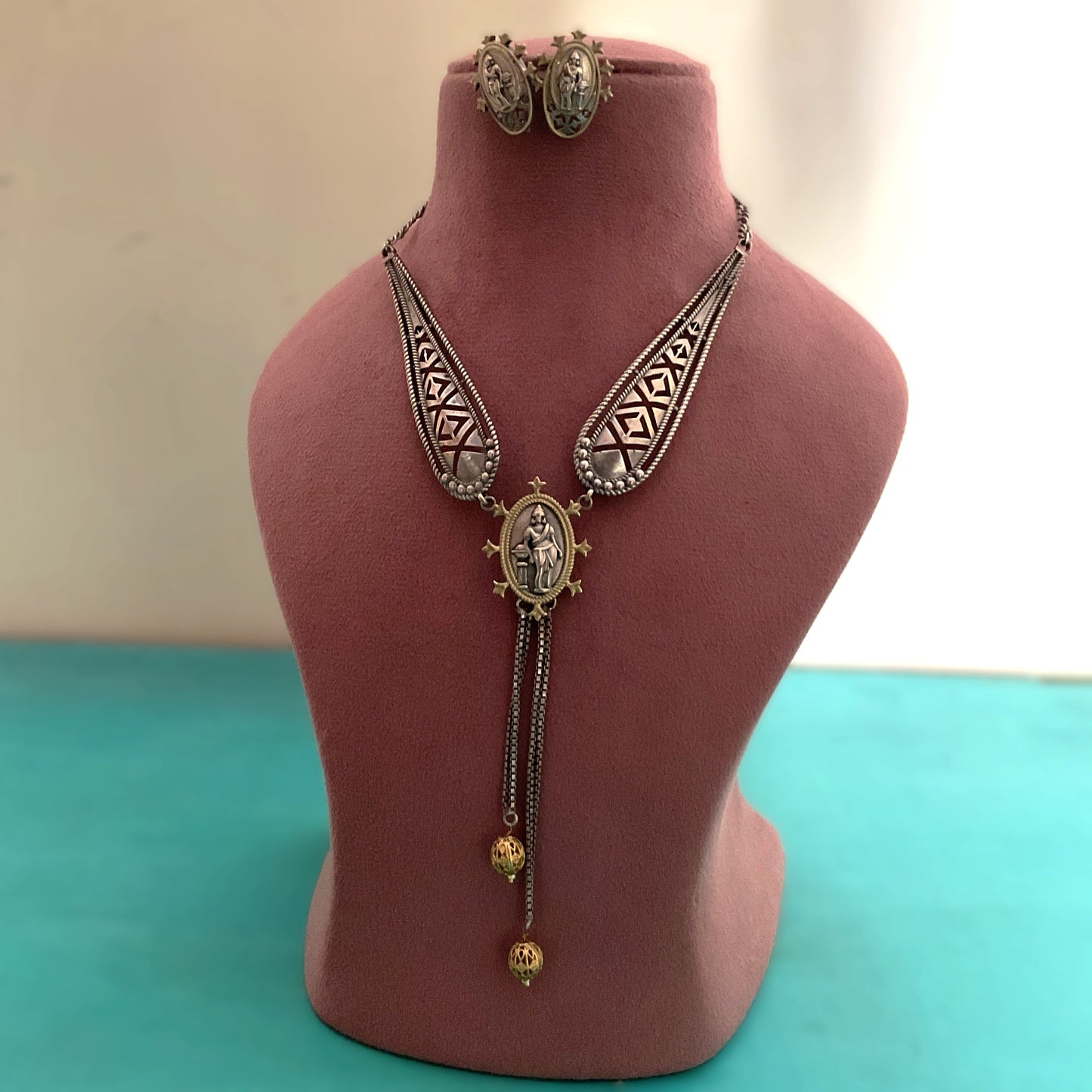 Laxmi dual toned silver plated designer necklace set with ring