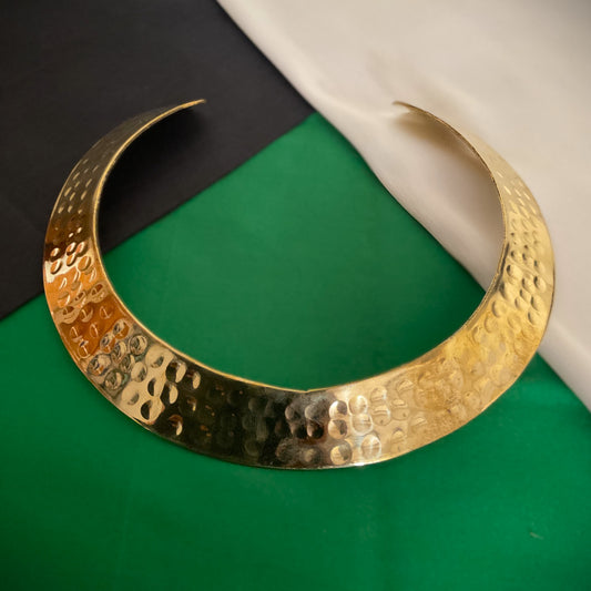 Vrinda hammered brass plated broad hasuli necklace for women