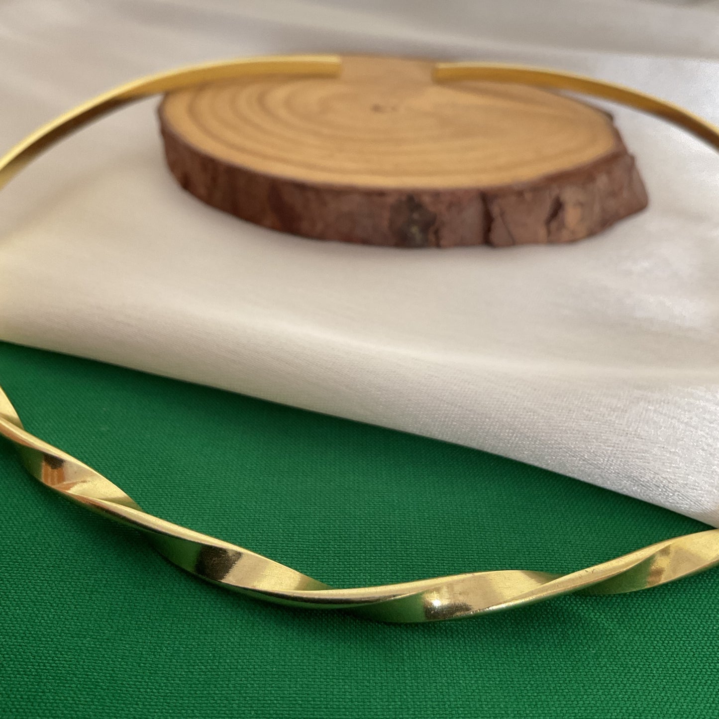 Elil gold plated twisted hasli necklace