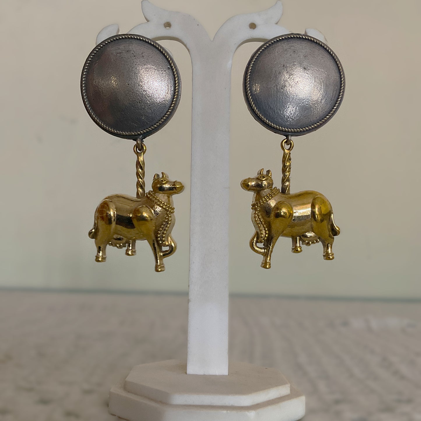 Nandi dual tone silver plated drop earring