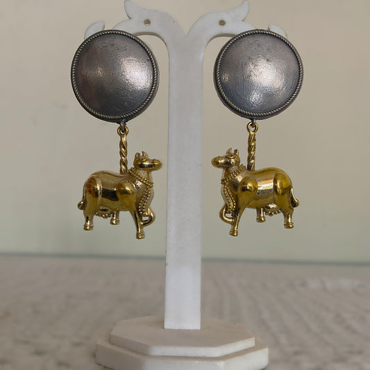 Nandi dual tone silver plated drop earring