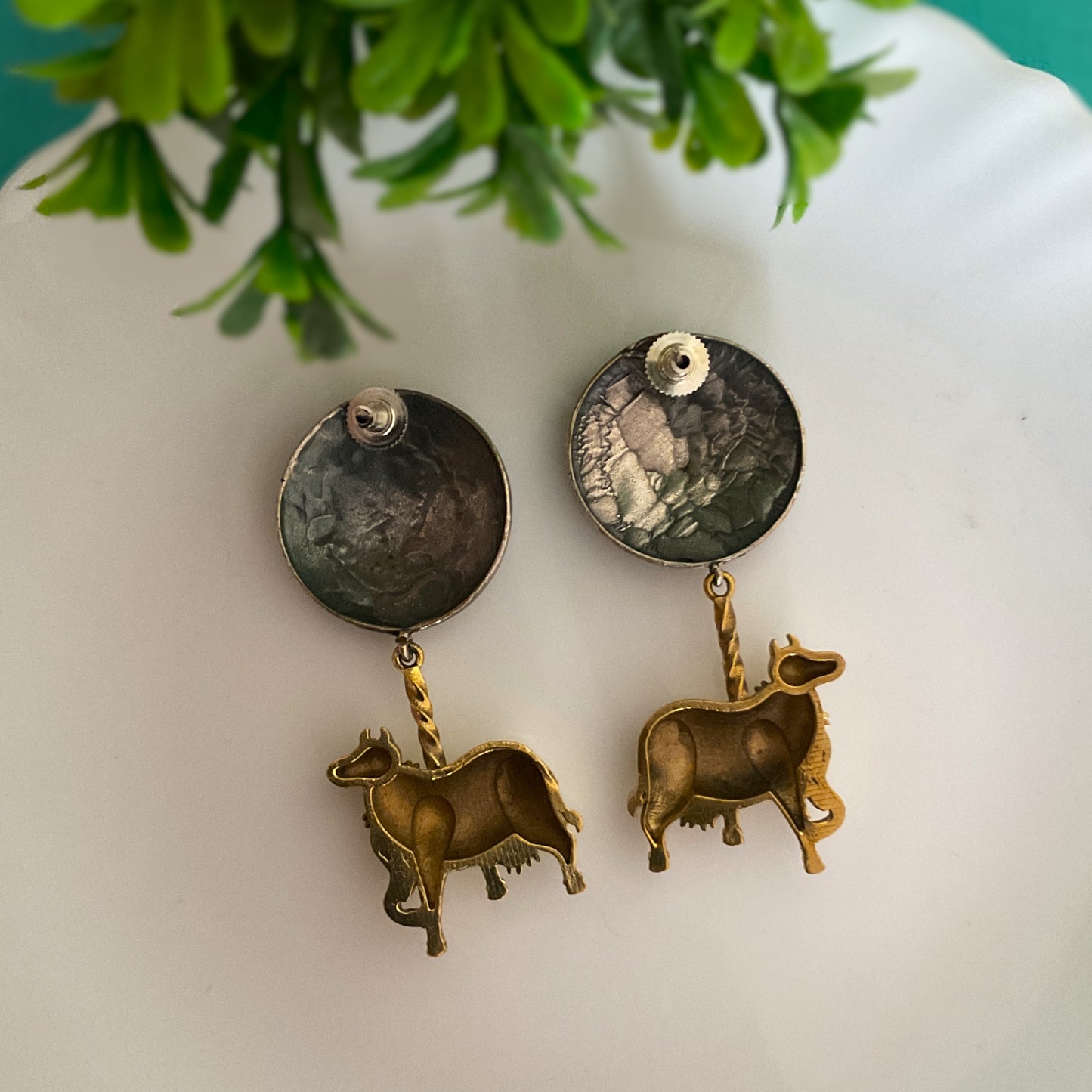 Nandi dual tone silver plated drop earring