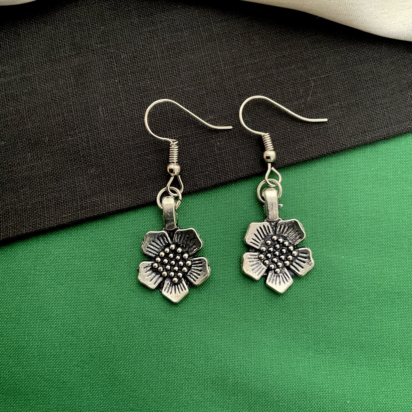 Dhara oxidized flower thread necklace