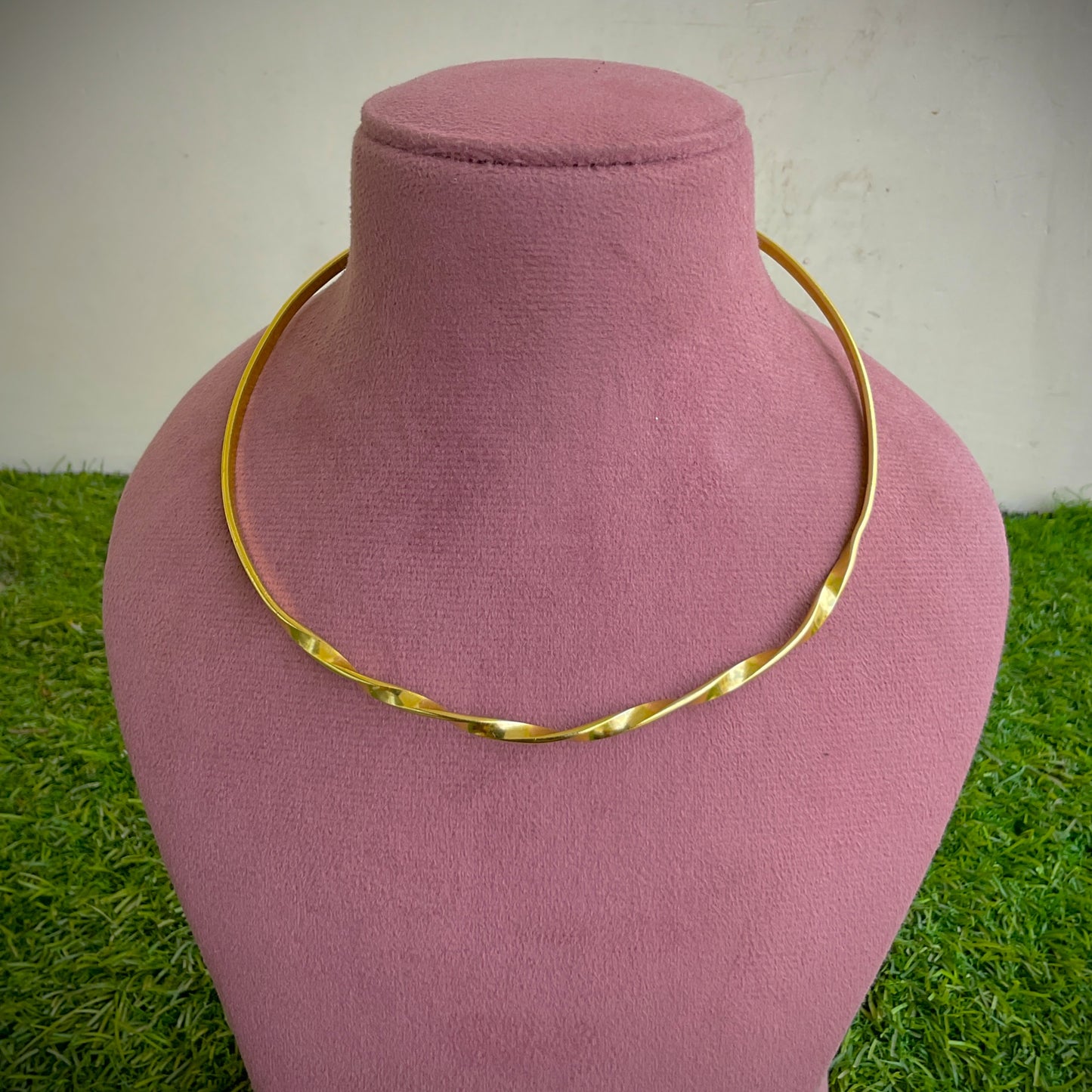 Elil gold plated twisted hasli necklace