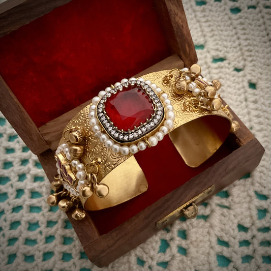 Mohana gold plated paachi kundan ghungroo red stone hand kada